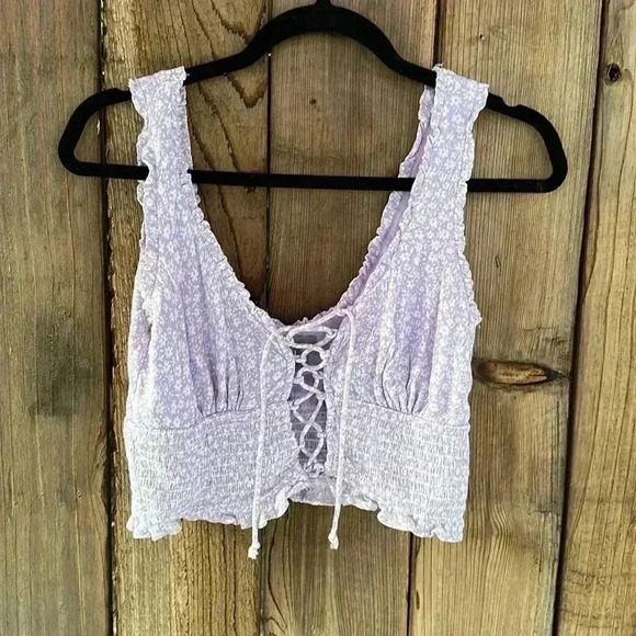 Cute lace up top - Picture 4 of 5